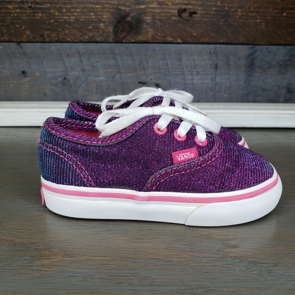 VANS - Picture 4 of 6